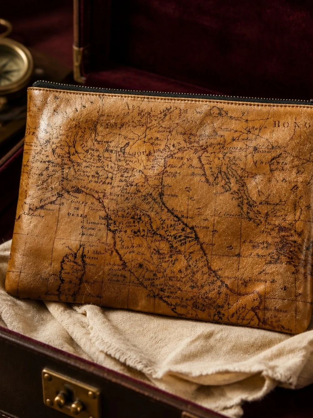 VTG Patricia Nash Leather Tablet/Messenger Bag.Brown Distressed Leather With Map